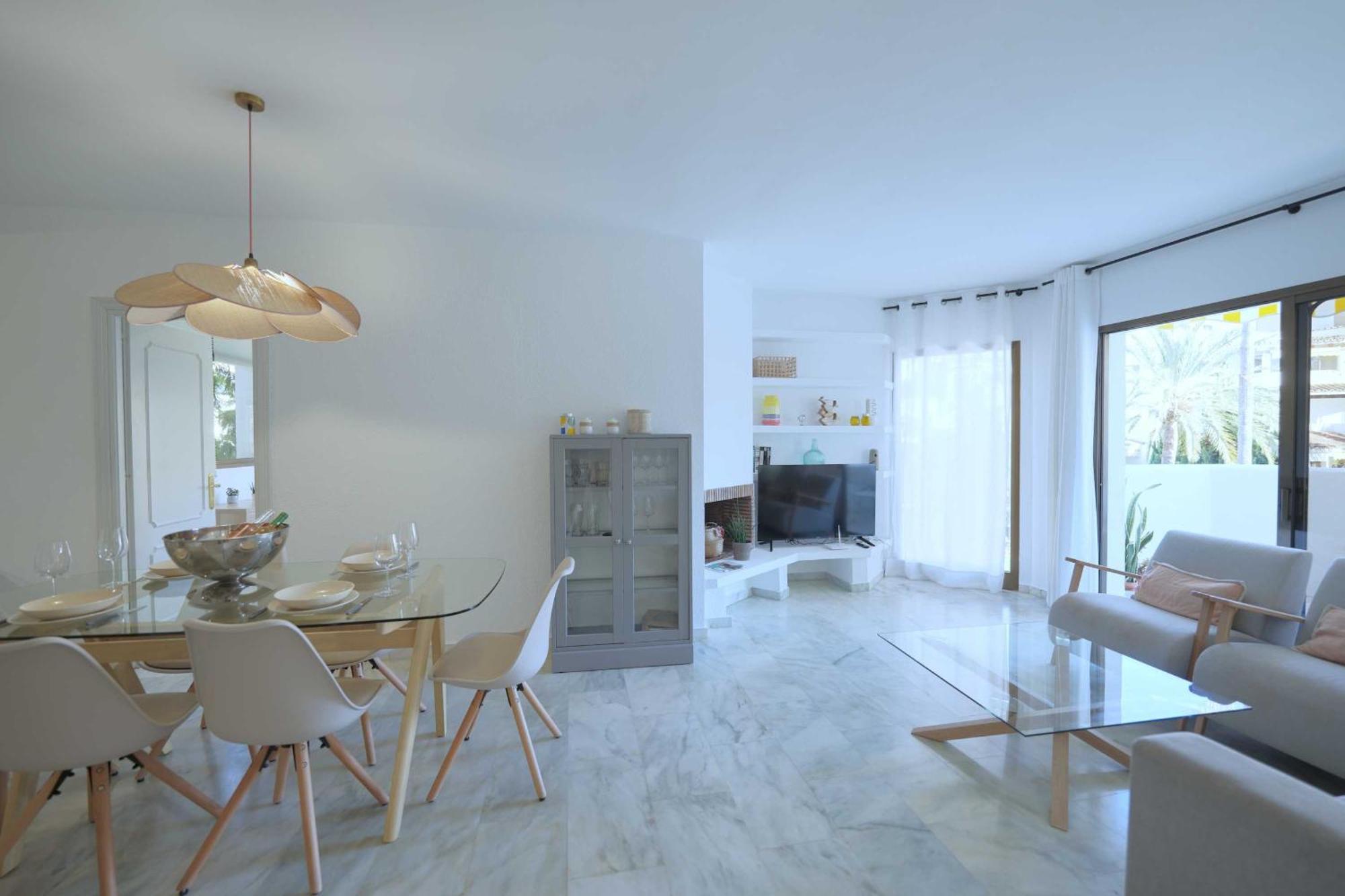 2035 Golden Modern Apartment Marbella