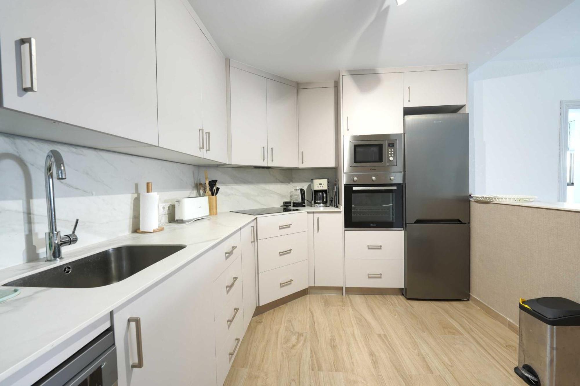 2035 Golden Modern Apartment *